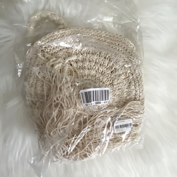 Round fringe purse - Picture 2 of 3